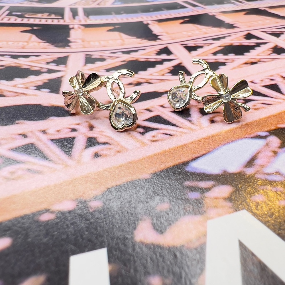 Auth CHANEL Earrings • B22S Authentic CC Four Leaf Clover Heart for Pierced Ears